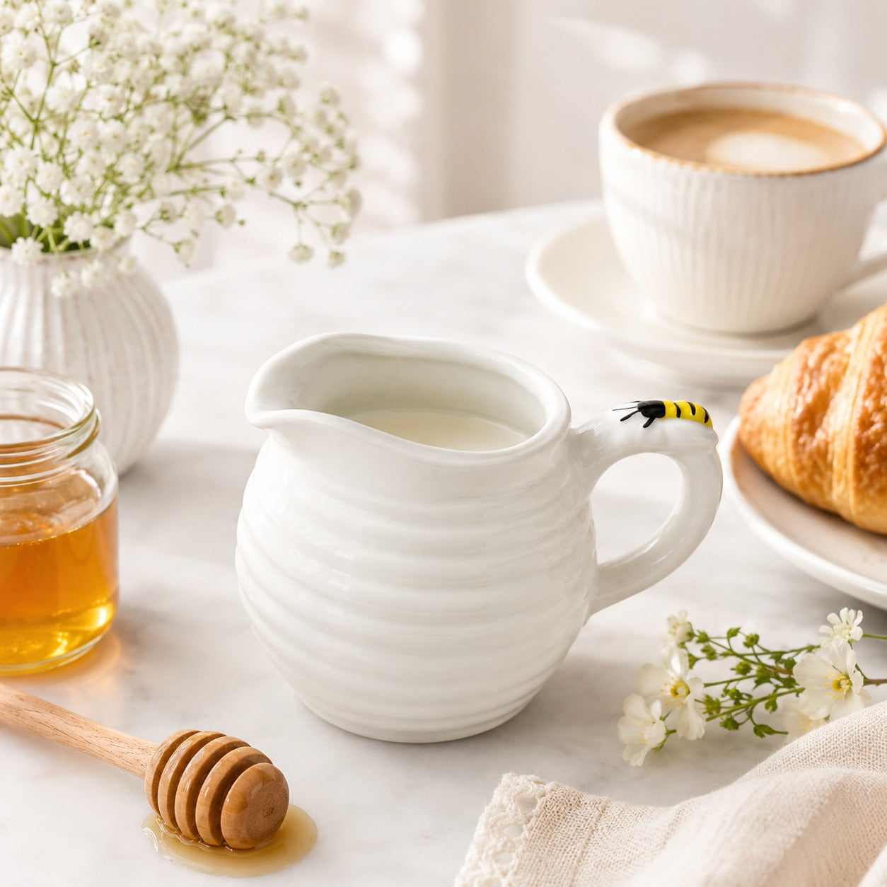 Cremeira 210ml de Porcelana Bee Mini Jarra P/Café Mel Leite