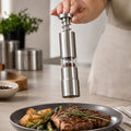 Moedor de Tempero Portátil Manual de Inox e Acrílico 15,5 Cm
