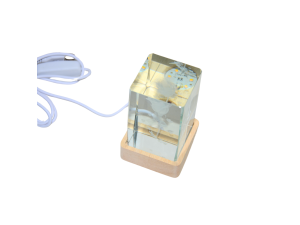 Mini lumiária de mesa em bambu e cristal holográfica de flor