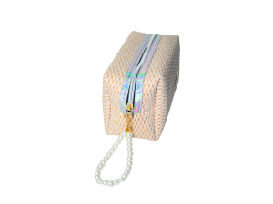 Necessaire bege delicada e espaçosa com brilhos e pérolas - 24971 - LINA